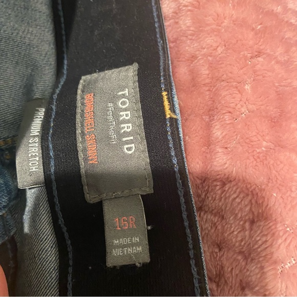 Torrid EUC Bombshell Skinny 16R Jeans - Picture 6 of 7